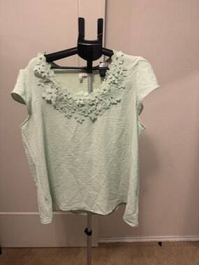 Cato Mint Green Short Sleeve Top with Floral Applique